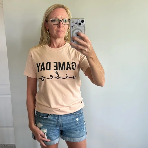 ‘Game Day Vibes’ Short Sleeve Graphic Tee - Picture 2 of 7